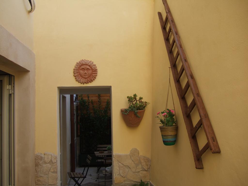 Ferienwohnung La Nicchia Noto Zimmer foto